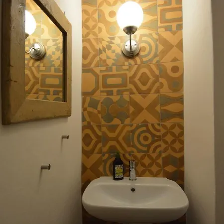 Casa Acciaiuoli * Florence
